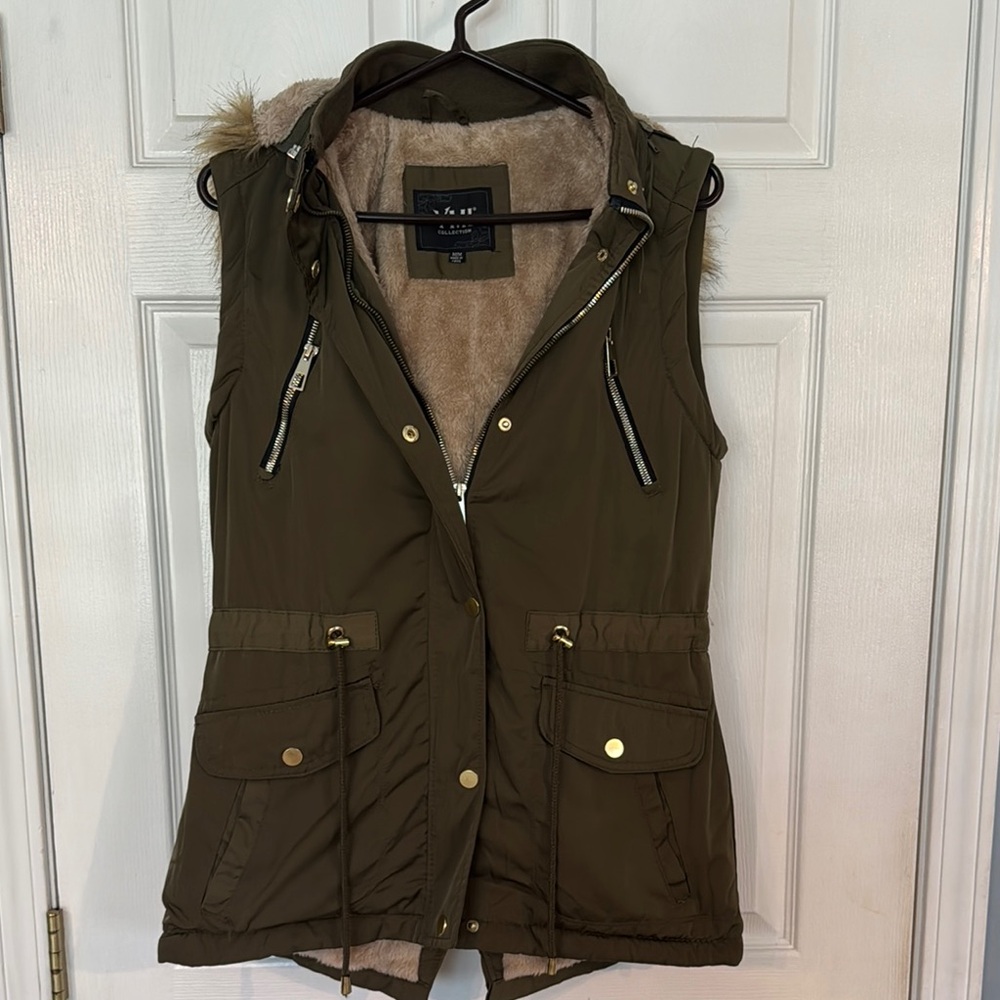 Love Tree Green Utility Vest Lightweight Design